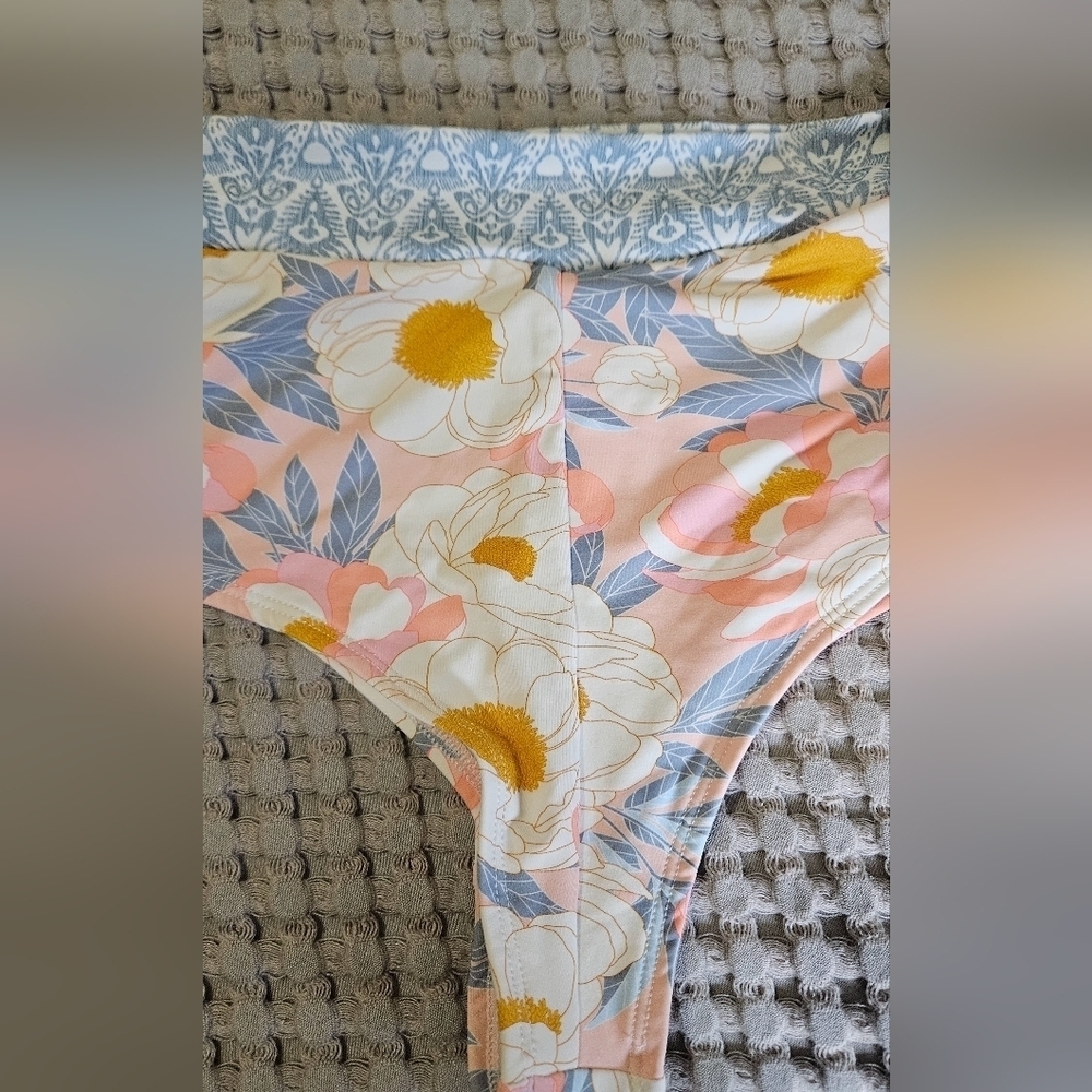 Body Glove Twiggy High Waist Boyleg Bikini Set Floral Pastel NWT Size Small - Picture 12 of 16
